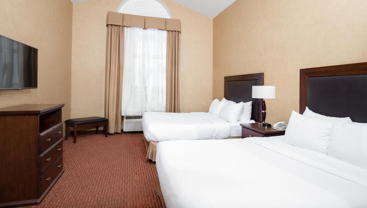 Pomeroy Hotel Fort St. John Εξωτερικό φωτογραφία